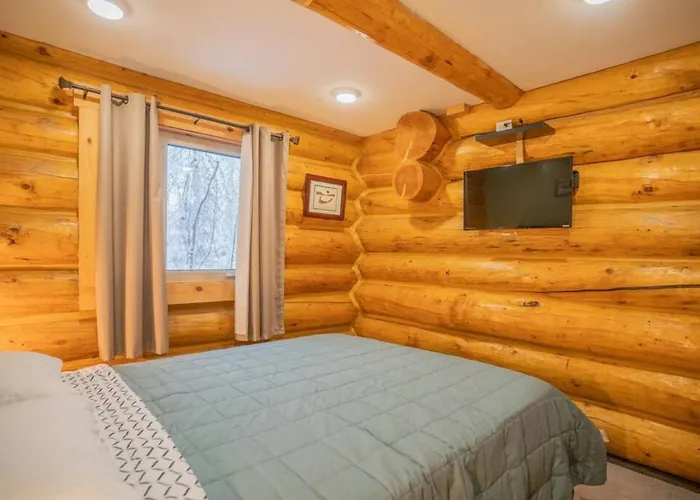Tucked Away Timber Lower Suite